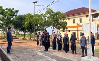 Jajaran Sekretariat Bawaslu Kaur Mantapkan Kesiapan Kerja Melalui Apel Pagi