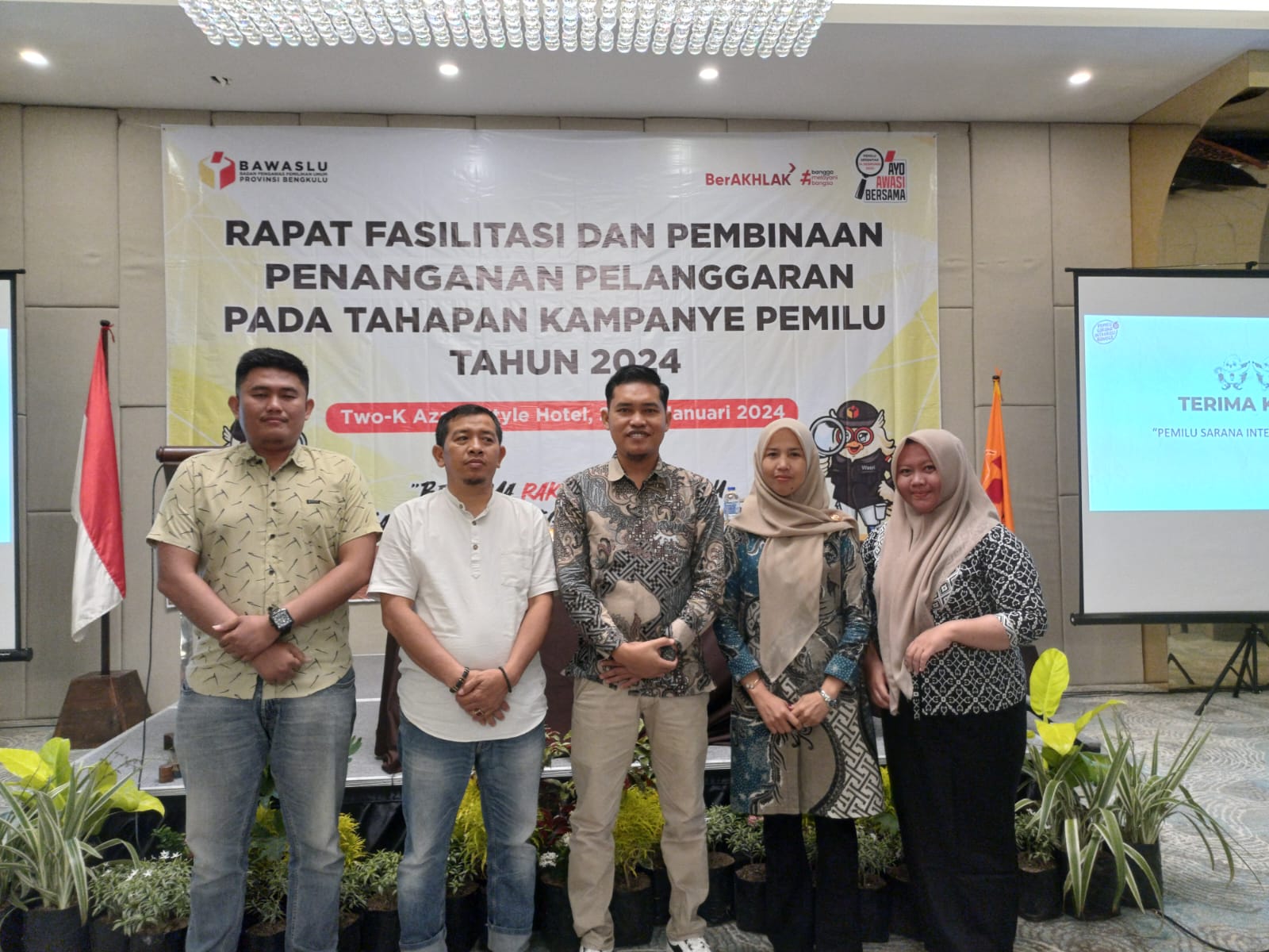 Foto bersama, HPPH Hendra Gunawan di Dampangi staf HPPH dan SDM wakili ketua dan Kordiv HPPH.