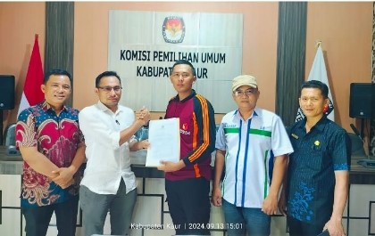 Bawaslu awasi Penyerahan Berita Acara Hasil Penelitian Adminitrasi Hasil Perbaikan Dokumen Syarat Passangan Calon Bupati dan Wakil Bupati Tahun 2024.