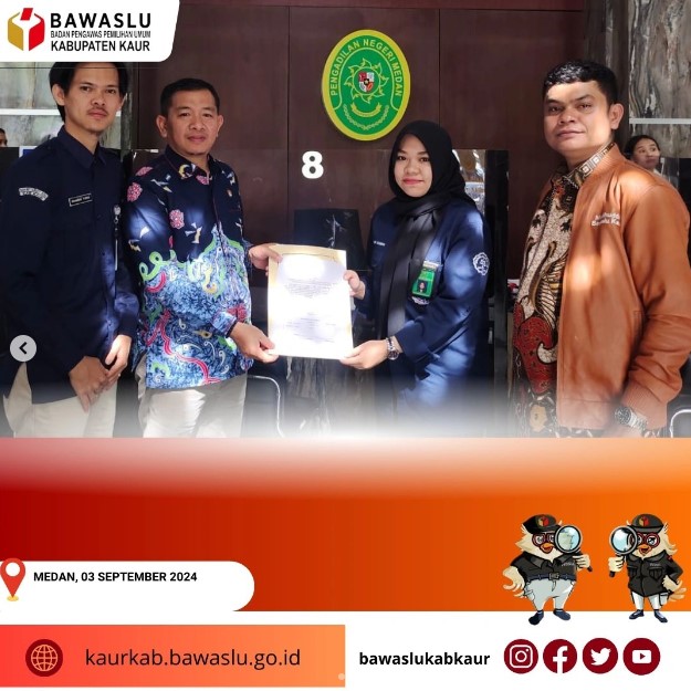 Ketua Bawaslu Kabupaten Kaur Muslihuddin,ST Bersama Tim Verfak dari KPU Kaur Melakukan Pengawasan dan Verifikasi Faktual Persyaratan Bakal Calon Bupati dan Wakil Bupati pada Pemilihan Serentak Tahun 2024 di Pengadilan Negeri Medan.