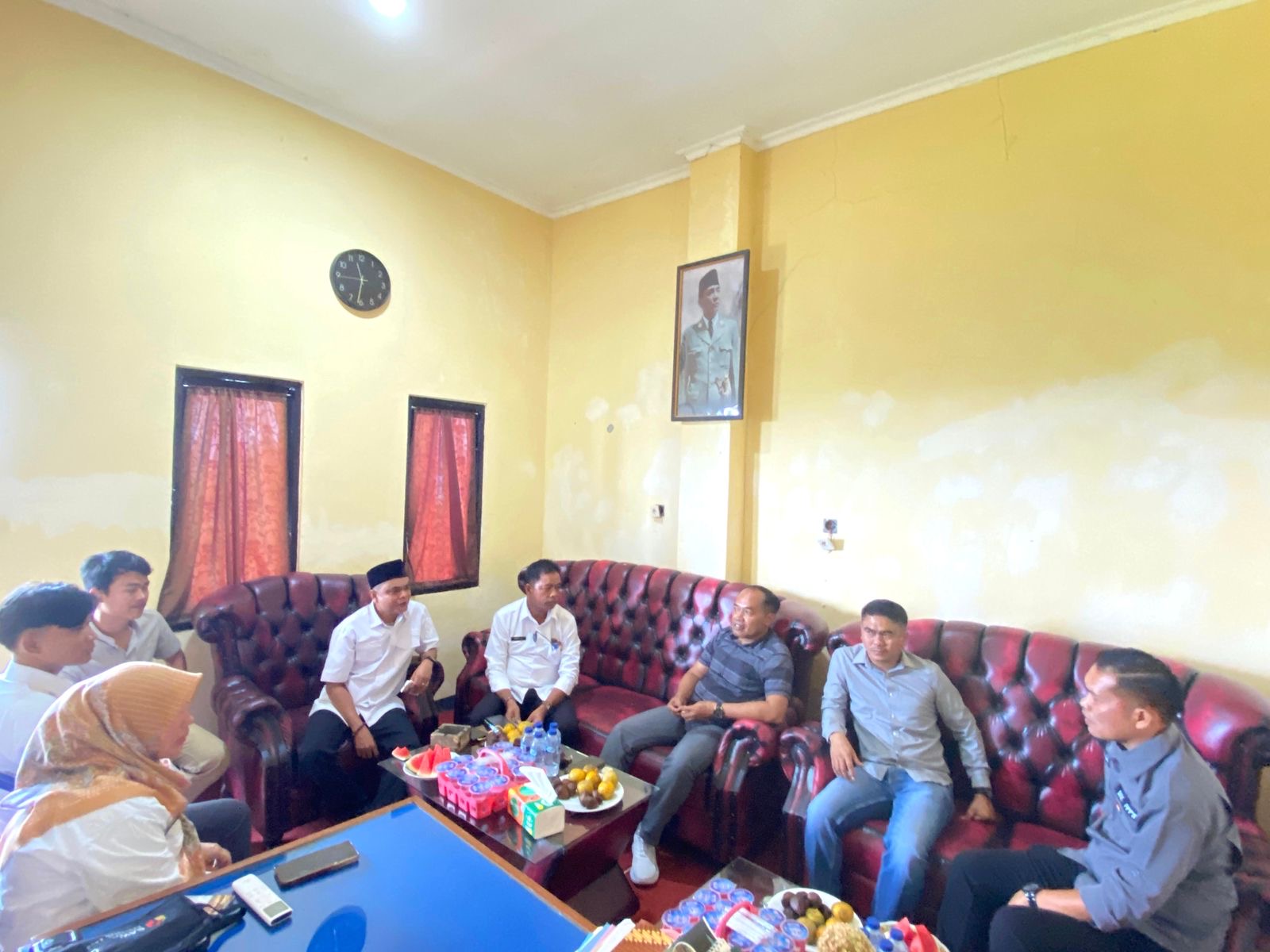 Pimpinan Bawaslu Kabupaten Kaur Gandeng Sat Intel Polres Kaur (Kasat & Kanit) Gelar Konsolidasi Demokrasi Guna Kawal Stabilitas Politik