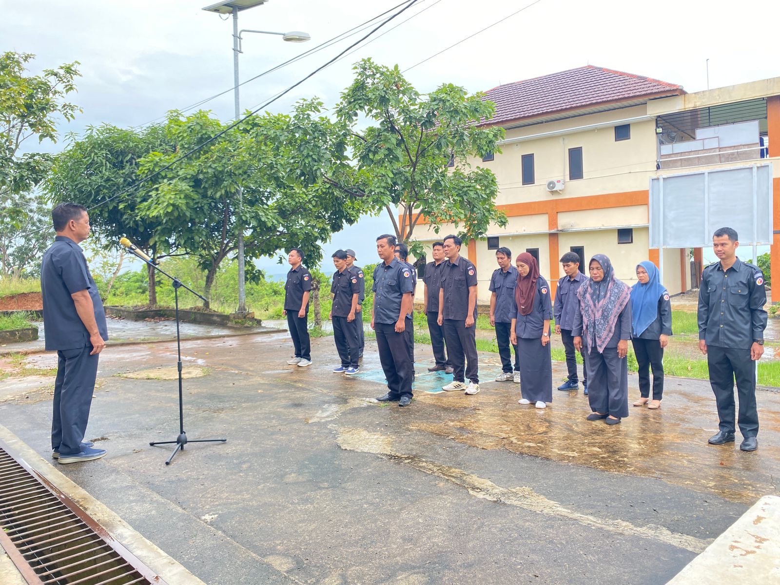 Pimpin Apel Pagi Ramadhan, Korsek Sisanto S.Sos Tekankan Dukungan Sekretariat dalam Menjaga Ritme Lembaga