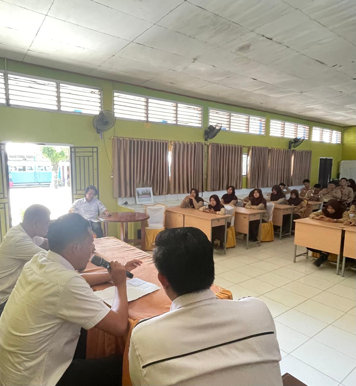 Jadi Pemilih Cerdas! Bawaslu Kabupaten Kaur Gelar Konsolidasi Demokrasi di SMA 1 Kaur Guna Sambut Pemilih Pemula