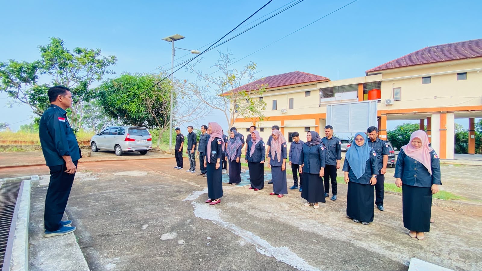 Awali Pekan dengan Komitmen Tinggi, Jajaran Bawaslu Kaur Gelar Apel Pagi Guna Perkuat Kedisiplinan dan Keterbukaan Informasi