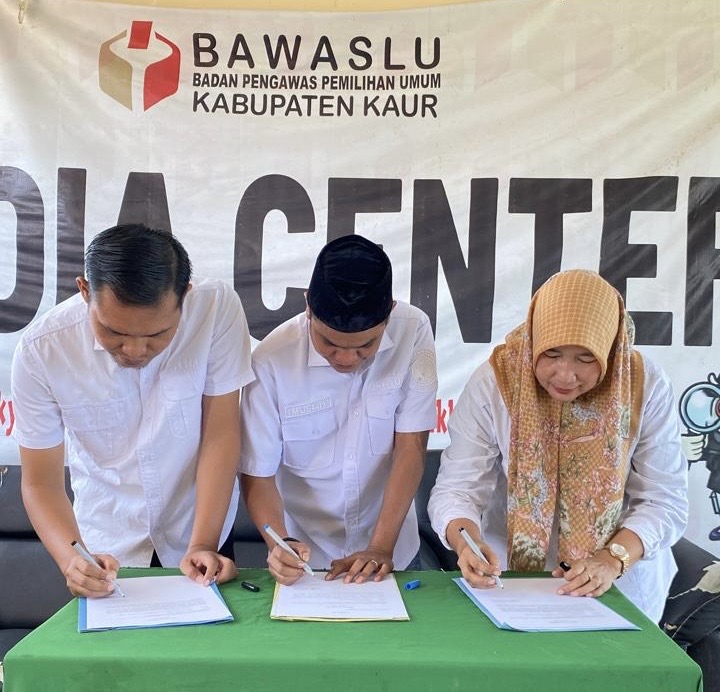 Teken IKU Bersama Bawaslu se-Provinsi Bengkulu, Bawaslu Kabupaten Kaur Siap Tingkatkan Akuntabilitas Kinerja Pengawasan