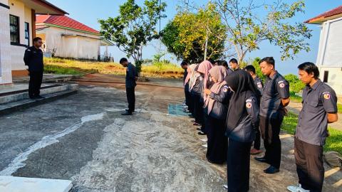 Gelar Apel Pagi Rutin, Sisanto Tekankan Penguatan Disiplin dan Suksesnya Orientasi PPPK se-Provinsi Bengkulu