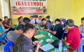 Bawaslu Kabupaten Kaur laksanakan rapat persiapan Pleno Penetapan Daftar Pemilih Tetap (DPT) bersama Panwas Kecamatan Kordiv Hukum Pencegahan Parmas dan Humas (HPPH) se-Kabupaten Kaur.