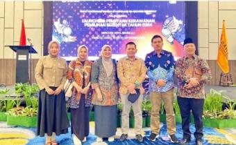 Anggota Bawaslu Kabupaten Kaur Kordiv HPPH dan Staf Bersama KPU Kabupaten Kaur dalam giat Launching Pemetaan Serentak Tahun 2024 di Mercure Hotel Bengkulu.