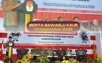 Ketua Bawaslu Provinsi Bengkulu Fahamsyah buka secara resmi Kegiatan Pembinaan  dan Penguatan Kelembagaan Bawaslu Kabupaten Kaur 
