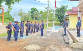 Pesan Ketua Bawaslu Kabupaten Kaur Pada Apel Pagi: Tingkatkan Profesionalitas Kerja dilingkungan Bawaslu Kabupaten Kaur