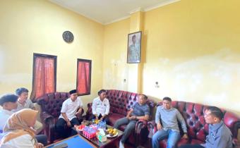 Pimpinan Bawaslu Kabupaten Kaur Gandeng Sat Intel Polres Kaur (Kasat & Kanit) Gelar Konsolidasi Demokrasi Guna Kawal Stabilitas Politik